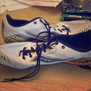 Saucony Velocity 3 Distance Track Spikes (20037-1)